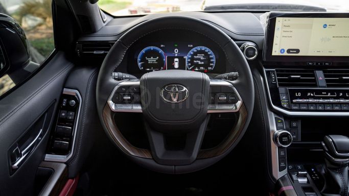Новый Toyota Land Cruiser 300 Series, 3.3 л, 2025 в Дубае от Milele Черный цвет. Other | AUTO.AE