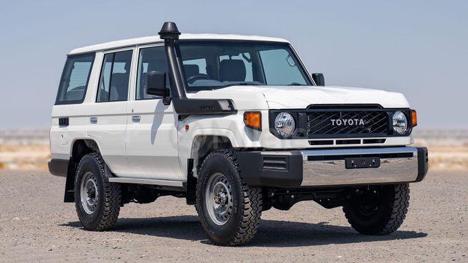 Новый Toyota Land Cruiser 70 Series Рестайлинг 2, 2.8 л, 2025 в Дубае от Milele Белый цвет. Other | AUTO.AE