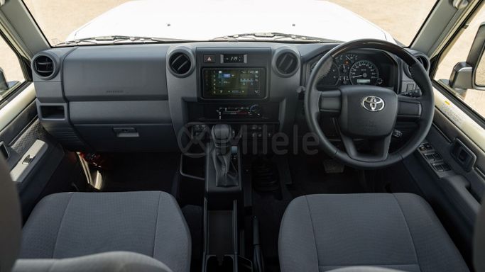 Новый Toyota Land Cruiser 70 Series Рестайлинг 2, 2.8 л, 2025 в Дубае от Milele Белый цвет. Other | AUTO.AE