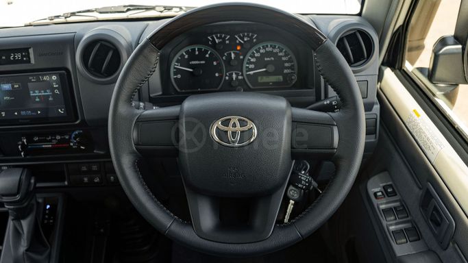Новый Toyota Land Cruiser 70 Series Рестайлинг 2, 2.8 л, 2025 в Дубае от Milele Белый цвет. Other | AUTO.AE
