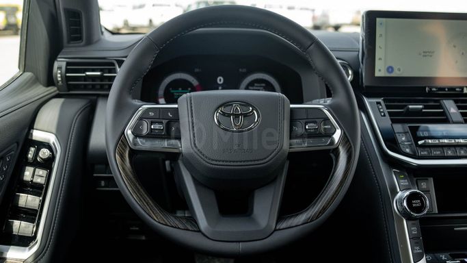 Новый Toyota Land Cruiser 300 Series, 3.3 л, 2025 в Дубае от Milele Черный цвет. Other | AUTO.AE