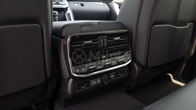 Новый Toyota Land Cruiser 300 Series, 3.3 л, 2025 в Дубае от Milele Черный цвет. Other | AUTO.AE