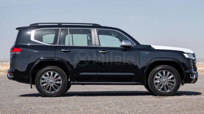 Новый Toyota Land Cruiser 300 Series, 3.3 л, 2025 в Дубае от Milele Черный цвет. Other | AUTO.AE