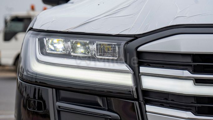 Новый Toyota Land Cruiser 300 Series, 3.4 л, 2025 в Дубае от Milele Черный цвет. Other | AUTO.AE