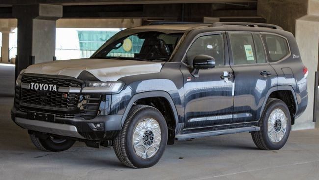 جديدة Toyota Land Cruiser 300 Series, 3.4 l, 2024 في في دبي من Falcons GT Motors FZCO، اللون أسود. أخرى | AUTO.AE