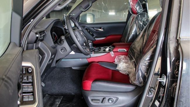 جديدة Toyota Land Cruiser 300 Series, 3.4 l, 2024 في في دبي من Falcons GT Motors FZCO، اللون أسود. أخرى | AUTO.AE