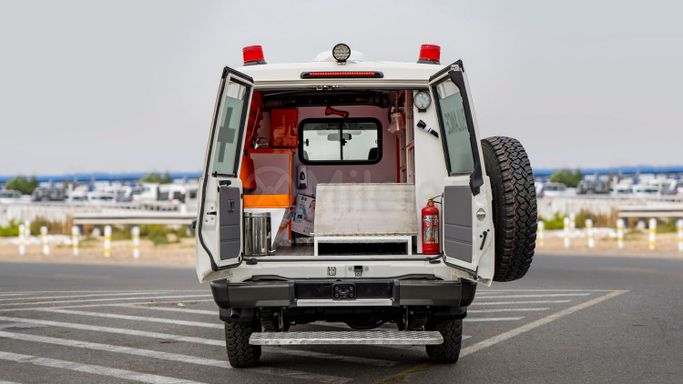 جديدة Toyota Land Cruiser 70 Series تجميل الوجه 2, 4.5 l, 2024 في في دبي من Milele، اللون أبيض. أخرى | AUTO.AE