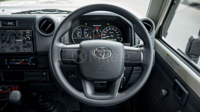 جديدة Toyota Land Cruiser 70 Series تجميل الوجه 2, 4.5 l, 2024 في في دبي من Milele، اللون أبيض. أخرى | AUTO.AE