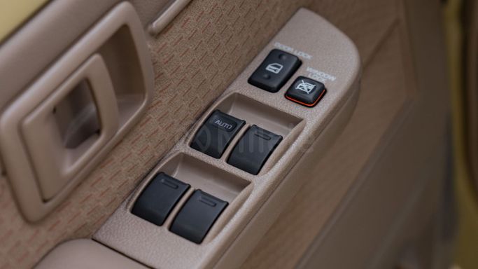 جديدة Toyota Land Cruiser 70 Series تجميل الوجه 2, 4.0 l, 2025 في في دبي من Milele، اللون بيج. أخرى | AUTO.AE