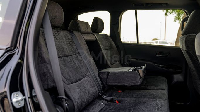 Новый Toyota Land Cruiser 300 Series, 3.3 л, 2024 в Дубае от Milele Черный цвет. Other | AUTO.AE