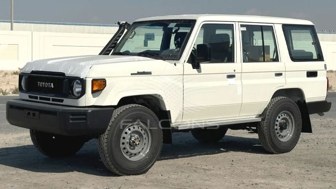 Новый Toyota Land Cruiser 70 Series Рестайлинг 2, 4.5 л, 2024 в Дубае от Falcons GT Motors FZCO Белый цвет. Other | AUTO.AE