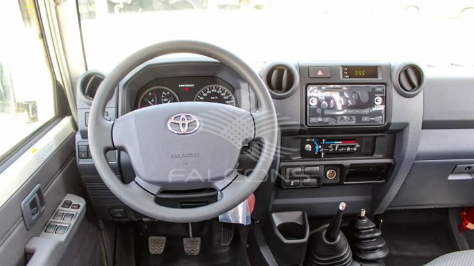 Новый Toyota Land Cruiser 70 Series Рестайлинг, 4.5 л, 2023 в Дубае от Falcons GT Motors FZCO Белый цвет. Other | AUTO.AE
