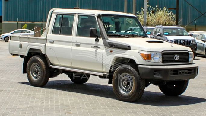 Новый Toyota Land Cruiser 70 Series Рестайлинг, 4.5 л, 2023 в Дубае от Falcons GT Motors FZCO Белый цвет. Other | AUTO.AE