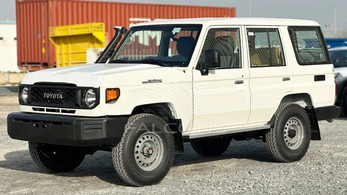 Новый Toyota Land Cruiser 70 Series Рестайлинг 2, 4.5 л, 2025 в Дубае от Falcons GT Motors FZCO Белый цвет. Other | AUTO.AE