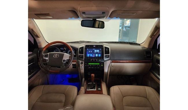 Used Toyota Land Cruiser 200 Series Facelift 1, 5.7 l, 2012 in Dubai by Gulf Motors, Black color. GCC Specs | AUTO.AE