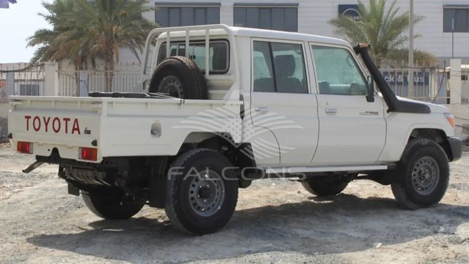 Новый Toyota Land Cruiser 70 Series Рестайлинг 2, 4.2 л, 2023 в Дубае от Falcons GT Motors FZCO Белый цвет. Other | AUTO.AE