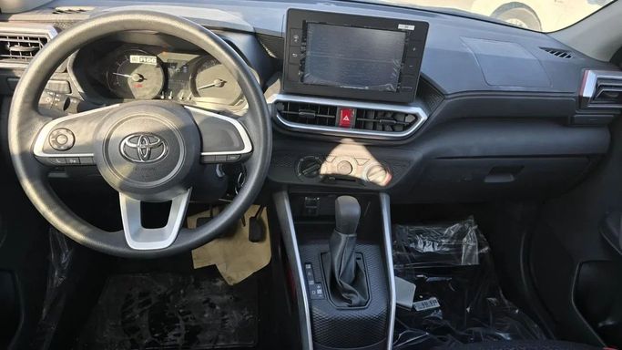 New Toyota Raize I, 996 l, 2023 in Dubai by Mohamed Hakim Motors, Silver color. GCC Specs | AUTO.AE