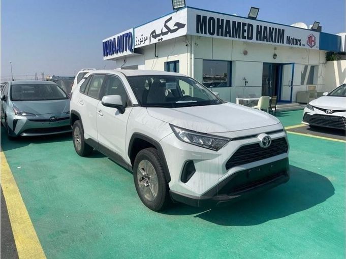 New Toyota RAV4 V (XA50), 2.5 l, 2023 in Dubai by Mohamed Hakim Motors, White color. GCC Specs | AUTO.AE