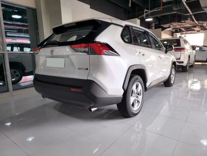 New Toyota RAV4 V (XA50), 2.0 l, 2024 in Dubai by Mohamed Hakim Motors, White color. Chinese Specs | AUTO.AE