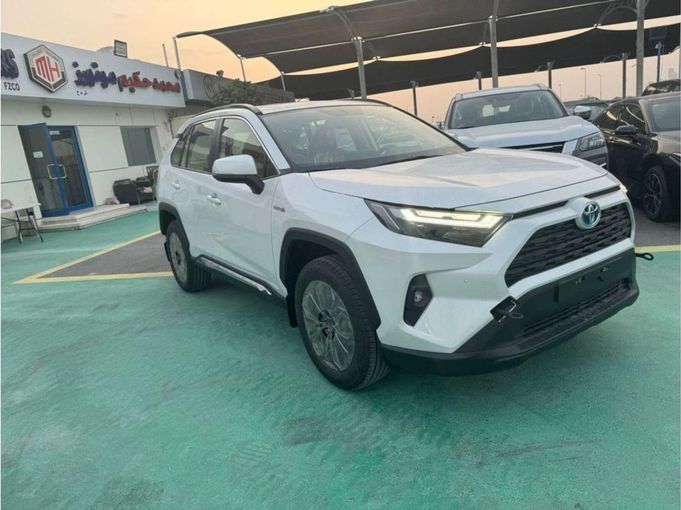 New Toyota RAV4 V (XA50), 2.5 l, 2024 in Dubai by Mohamed Hakim Motors, White color. GCC Specs | AUTO.AE