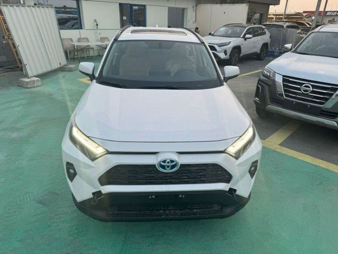 New Toyota RAV4 V (XA50), 2.5 l, 2024 in Dubai by Mohamed Hakim Motors, White color. GCC Specs | AUTO.AE