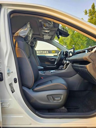 Новый Toyota RAV4 V (XA50), 2.5 л, 2025 в Дубае от SK Motors Белый цвет. Китайская | AUTO.AE