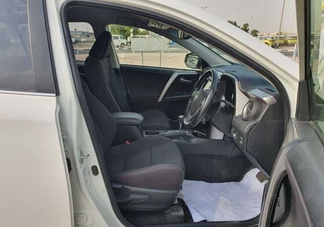 Подержанный Toyota RAV4 IV (XA40) Рестайлинг, 2.5 л, 2017 в Дубае от Alhamd Motors Белый цвет. Other | AUTO.AE