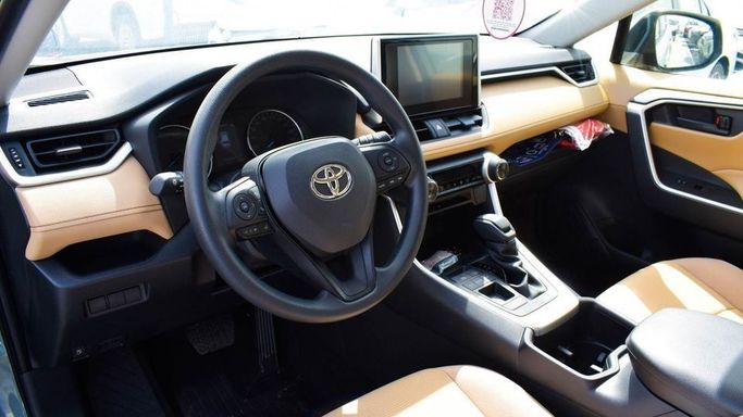Новый Toyota RAV4 V (XA50), 2.5 л, 2023 в Дубае от Najem Motors Зеленый цвет. GCC | AUTO.AE