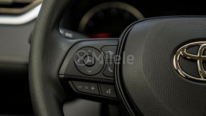 Новый Toyota RAV4 VI (XA60), 2.5 л, 2025 в Дубае от Milele Черный цвет. Other | AUTO.AE