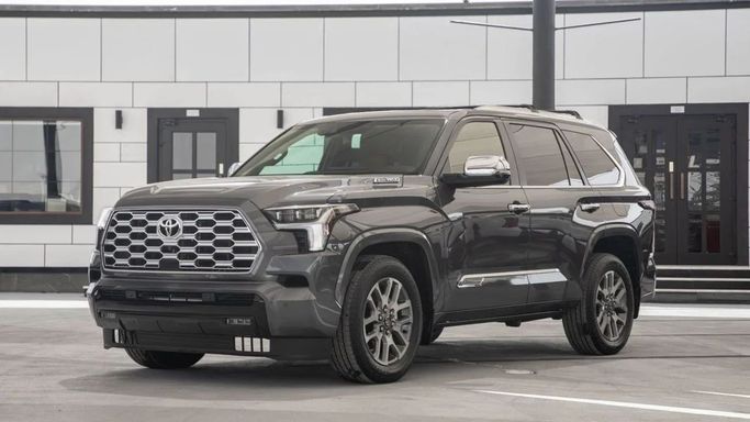 Новый Toyota Sequoia III, 3.4 л, 2025 в Дубае от Dresden Motors Серый цвет. Канадская | AUTO.AE