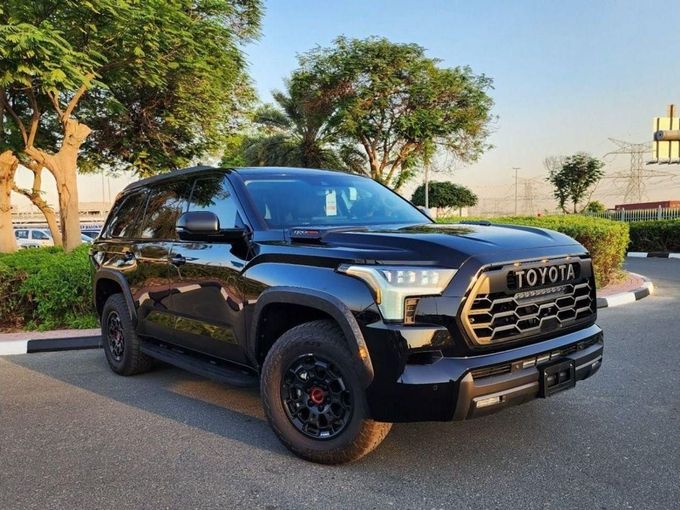 New Toyota Sequoia III, 3.4 l, 2023 in Dubai by Mohamed Hakim Motors, Black color. GCC Specs | AUTO.AE