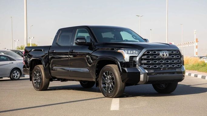 Новый Toyota Tundra III, 3.4 л, 2025 в Дубае от Dresden Motors Черный цвет. Канадская | AUTO.AE