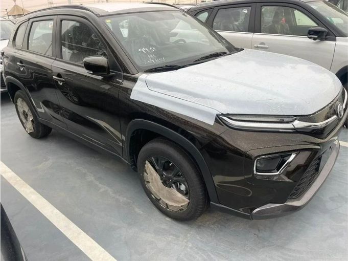 New Toyota Urban Cruiser III, 1.5 l, 2023 in Dubai by Mohamed Hakim Motors, Brown color. GCC Specs | AUTO.AE