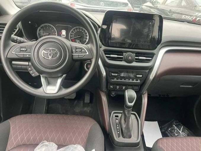 New Toyota Urban Cruiser III, 1.5 l, 2023 in Dubai by Mohamed Hakim Motors, Brown color. GCC Specs | AUTO.AE