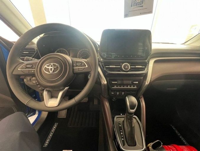 New Toyota Urban Cruiser III, 1.5 l, 2023 in Dubai by Mohamed Hakim Motors, Blue color. GCC Specs | AUTO.AE