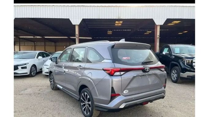 New Toyota Veloz, 1.5 l, 2023 in Dubai by Mohamed Hakim Motors, Grey color. GCC Specs | AUTO.AE