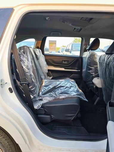 Новый Toyota Veloz, 1.5 л, 2023 в Дубае от SK Motors Белый цвет. GCC | AUTO.AE
