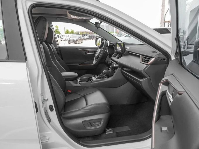 New Toyota Wildlander, 2.0 l, 2024 in Dubai by Mohamed Hakim Motors, White color. Chinese Specs | AUTO.AE