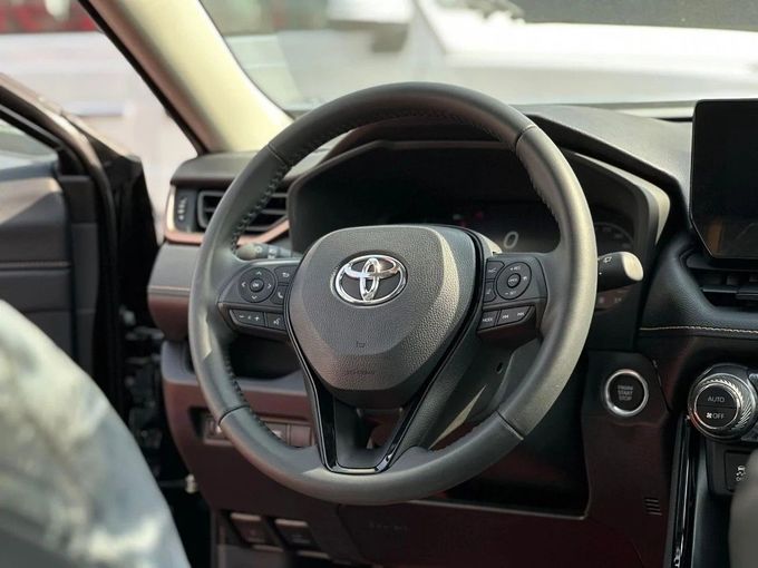Новый Toyota Wildlander, 2.0 л, 2025 в Дубае от Orient Auto FZE Черный цвет. Китайская | AUTO.AE