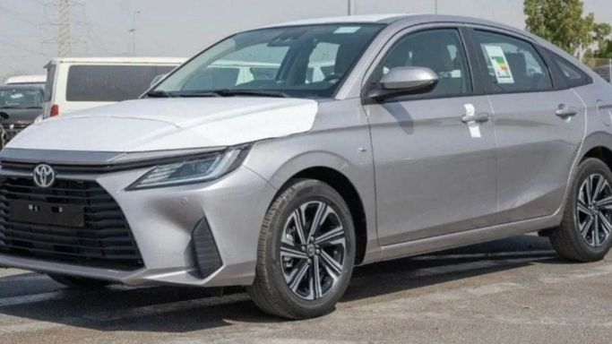 New Toyota Yaris IV, 1.5 l, 2025 in Dubai by Mohamed Hakim Motors, Silver color. GCC Specs | AUTO.AE