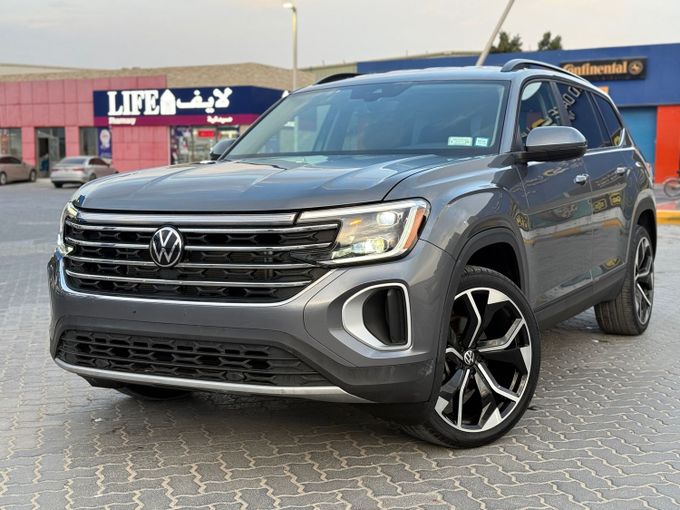 Used Volkswagen Atlas I Facelift, 2.0 l, 2024 in Dubai, Grey color.  | AUTO.AE