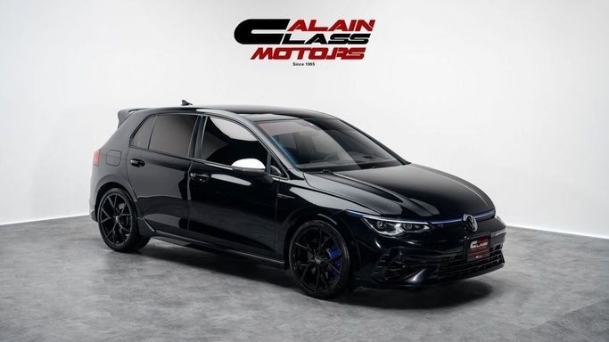Подержанный Volkswagen Golf R VIII, 2.0 л, 2023 в Дубае от Al Ain Class Motors Черный цвет. GCC | AUTO.AE