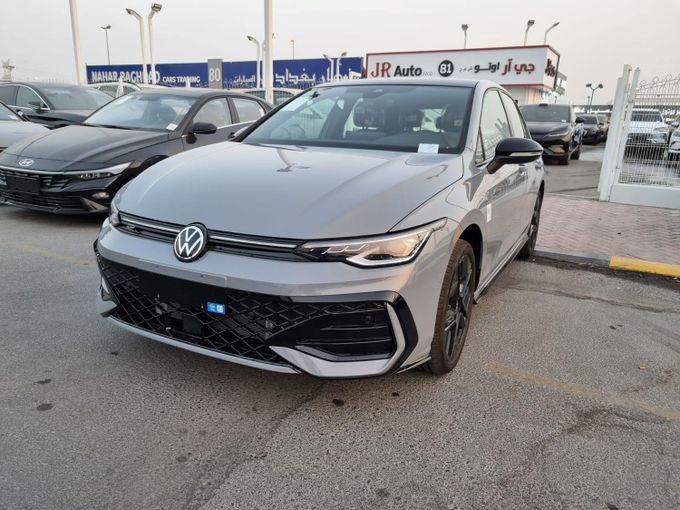 Новый Volkswagen Golf VIII Рестайлинг, 1.5 л, 2025 в Дубае от GR Auto Серый цвет. Китайская | AUTO.AE