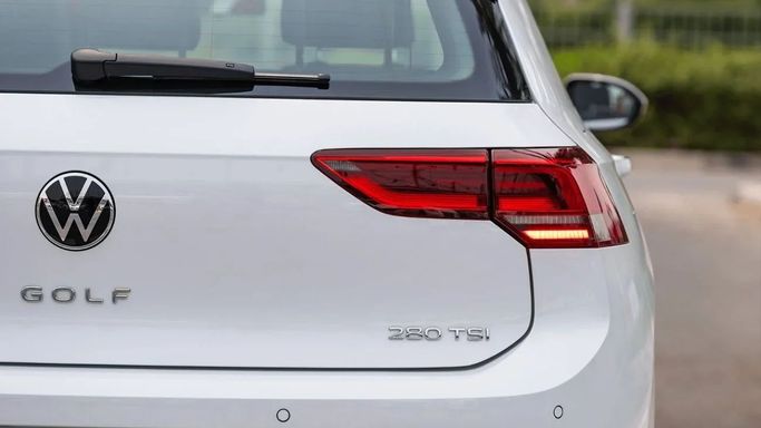 New Volkswagen Golf VIII Facelift, 1.5 l, 2024 in Dubai by Altass Motors, White color. Other | AUTO.AE