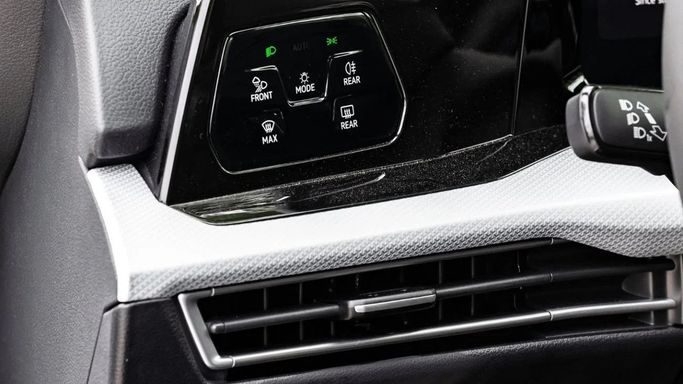 New Volkswagen Golf VIII Facelift, 1.5 l, 2024 in Dubai by Altass Motors, White color. Other | AUTO.AE