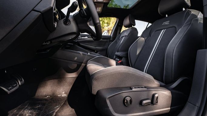 New Volkswagen Golf VIII Facelift, 1.5 l, 2024 in Dubai by Altass Motors, White color. Other | AUTO.AE