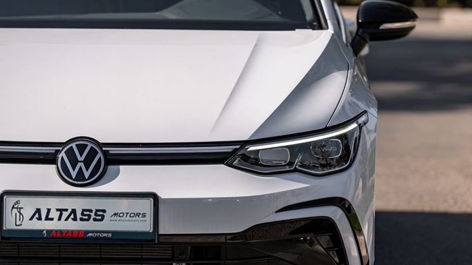 New Volkswagen Golf VIII Facelift, 1.5 l, 2024 in Dubai by Altass Motors, White color. Other | AUTO.AE