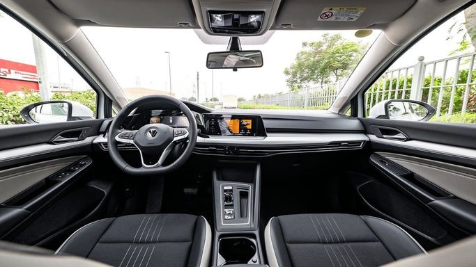 New Volkswagen Golf VIII Facelift, 1.5 l, 2025 in Dubai by Altass Motors, White color. Other | AUTO.AE