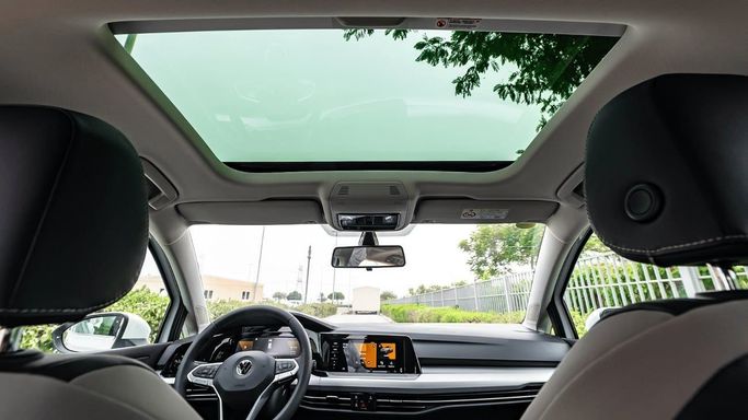 New Volkswagen Golf VIII Facelift, 1.5 l, 2025 in Dubai by Altass Motors, White color. Other | AUTO.AE