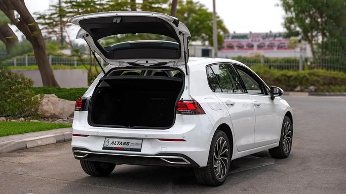 New Volkswagen Golf VIII Facelift, 1.5 l, 2025 in Dubai by Altass Motors, White color. Other | AUTO.AE